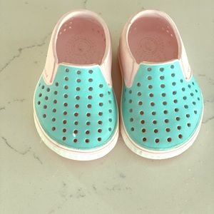 Native shoes turquoise pink infant/toddler
